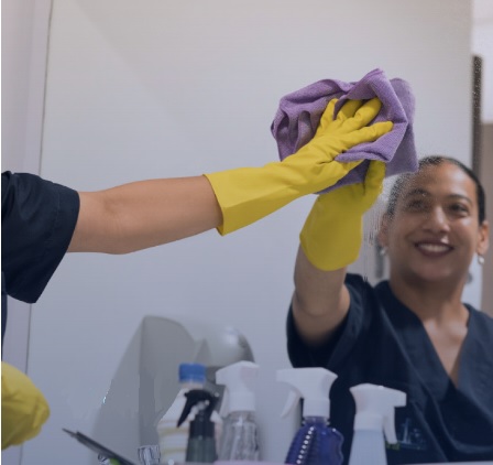 schwabenpapier.de_Spiegel-putzen_Reinigung